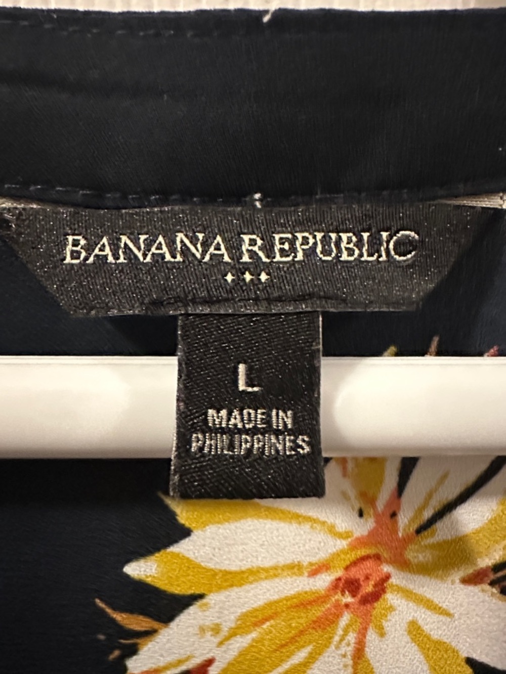 Banana Republic Navy Floral & Polka Dot Sheer Short Sleeve Top Sz L - Picture 3 of 8